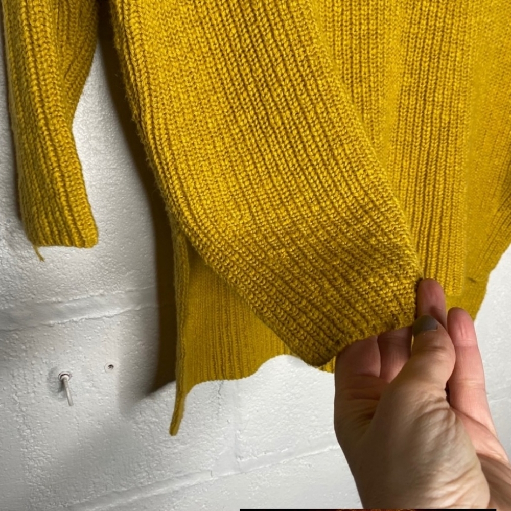 Express neck sweater - Picture 3 of 6